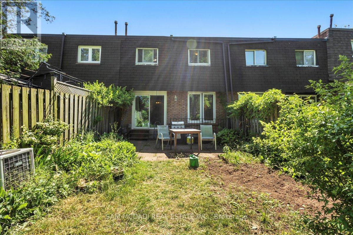 1211 Eighth Line, Oakville, Ontario  L6H 2H2 - Photo 35 - W12684634