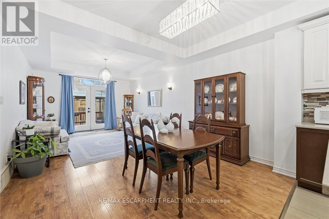 16 Brookside Terrace, West Lincoln, Ontario  L0R 2A0 - Photo 11 - X12684640