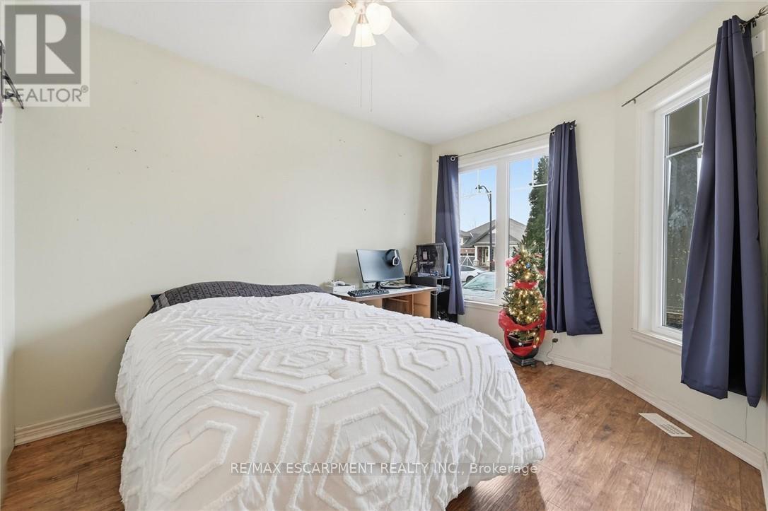 16 Brookside Terrace, West Lincoln, Ontario  L0R 2A0 - Photo 5 - X12684640