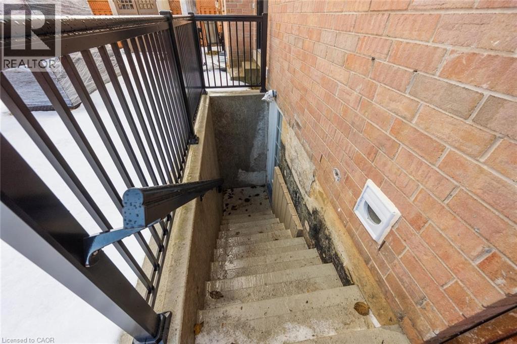 1 Banks Drive Unit# Basment, Brampton, Ontario  L6P 1C7 - Photo 5 - 40794062