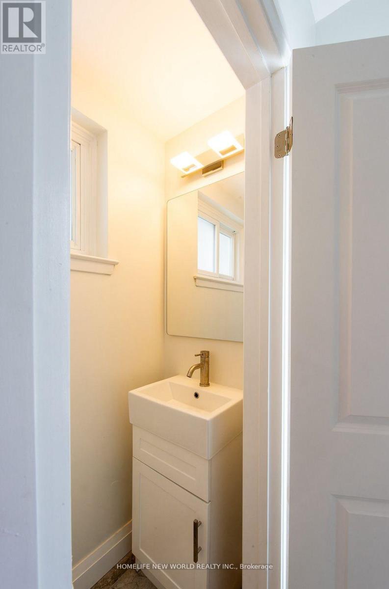 Main Fl - 1 Clydesdale Drive, Toronto, Ontario  M2J 3N1 - Photo 8 - C12684682