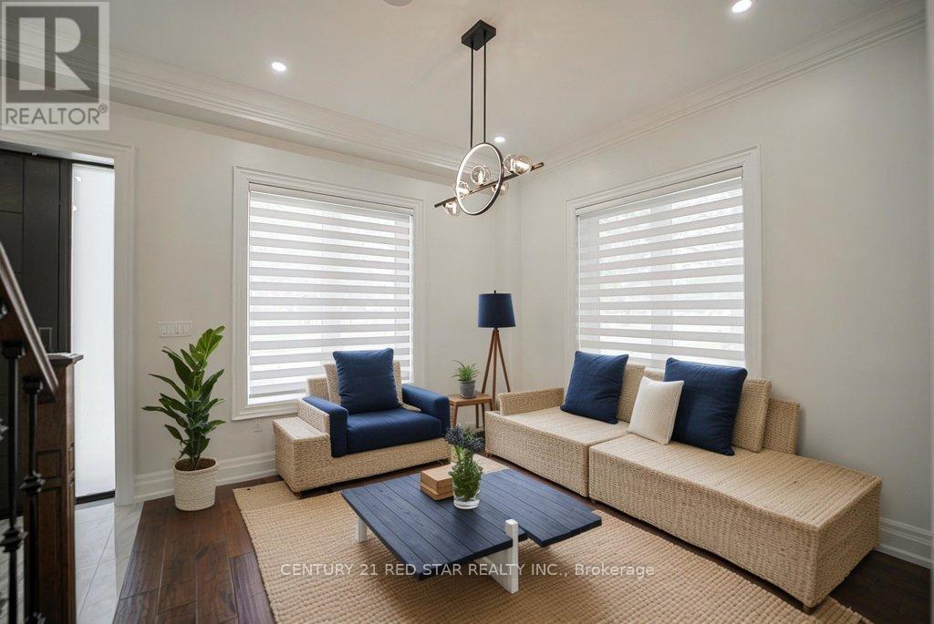 164 Elmhurst Drive, Toronto (Rexdale-Kipling), Ontario  M9W 2K6 - Photo 2 - W12684676