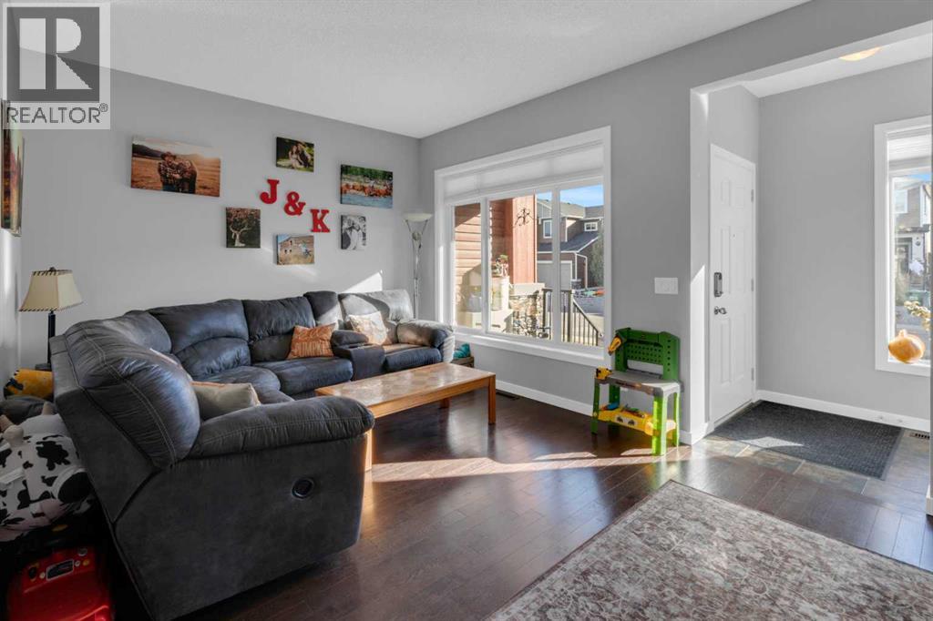 82 Fireside Cove, Cochrane, Alberta  T4C 0X3 - Photo 3 - A2277839