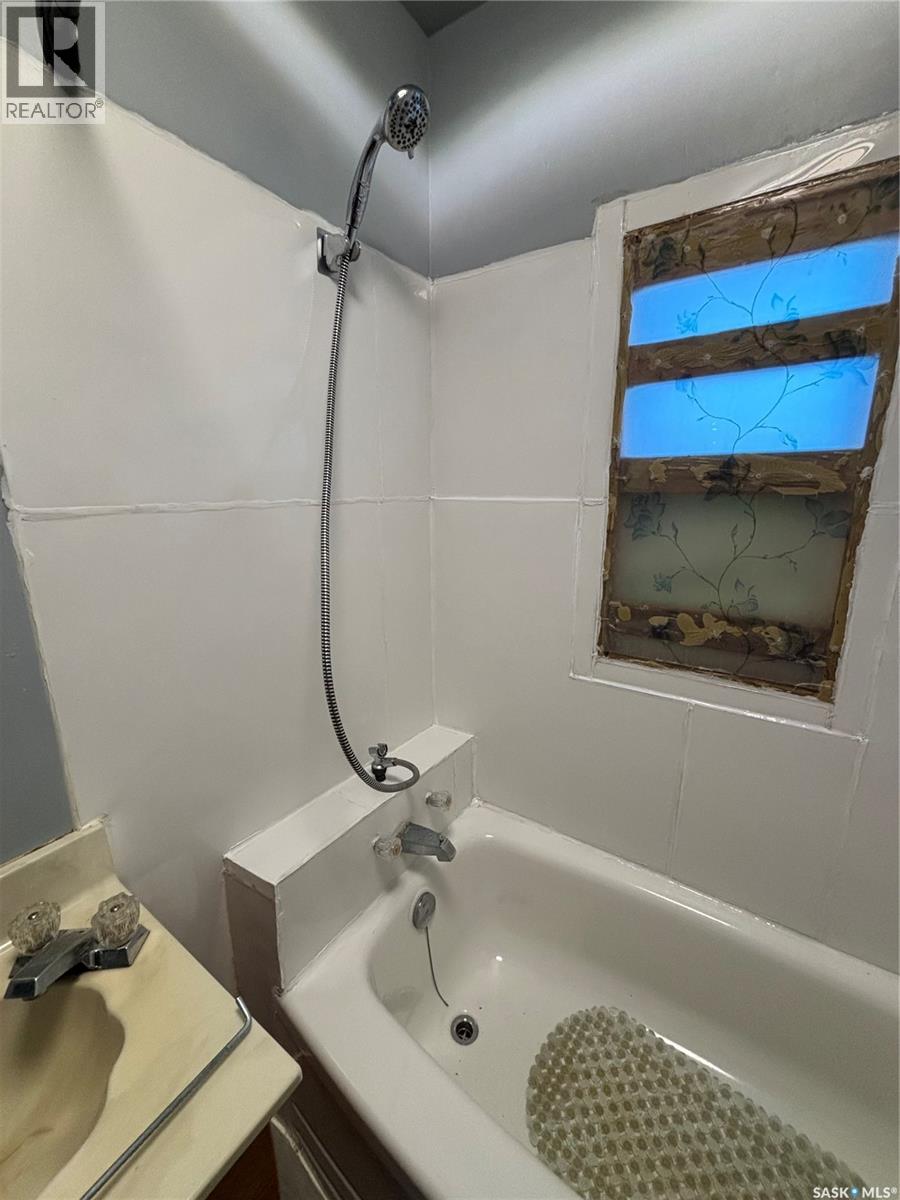 301 2nd Avenue, Cudworth, Saskatchewan  S0K 1B0 - Photo 16 - SK026521