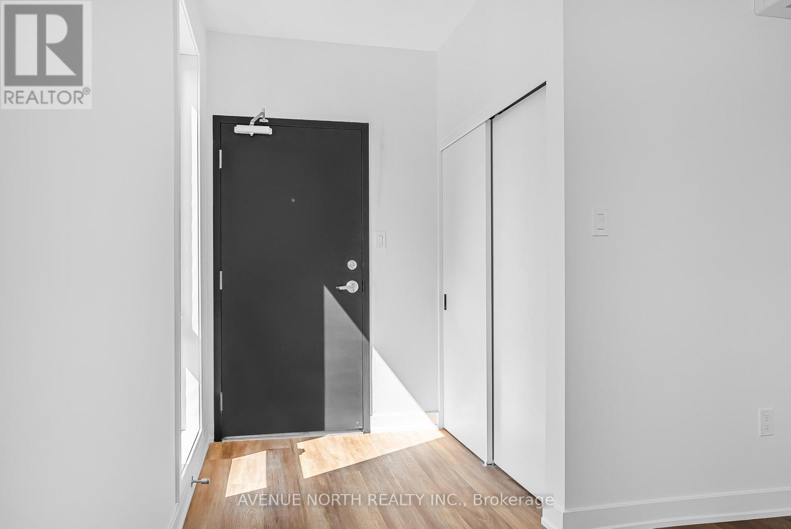 01 - 391 Dieppe Street, Ottawa, Ontario  K1L 6V3 - Photo 2 - X12684696