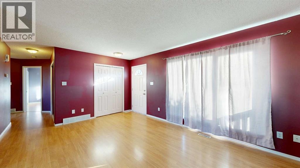 6028 52 Avenue, Stettler, Alberta  T4K 1K7 - Photo 10 - A2271396