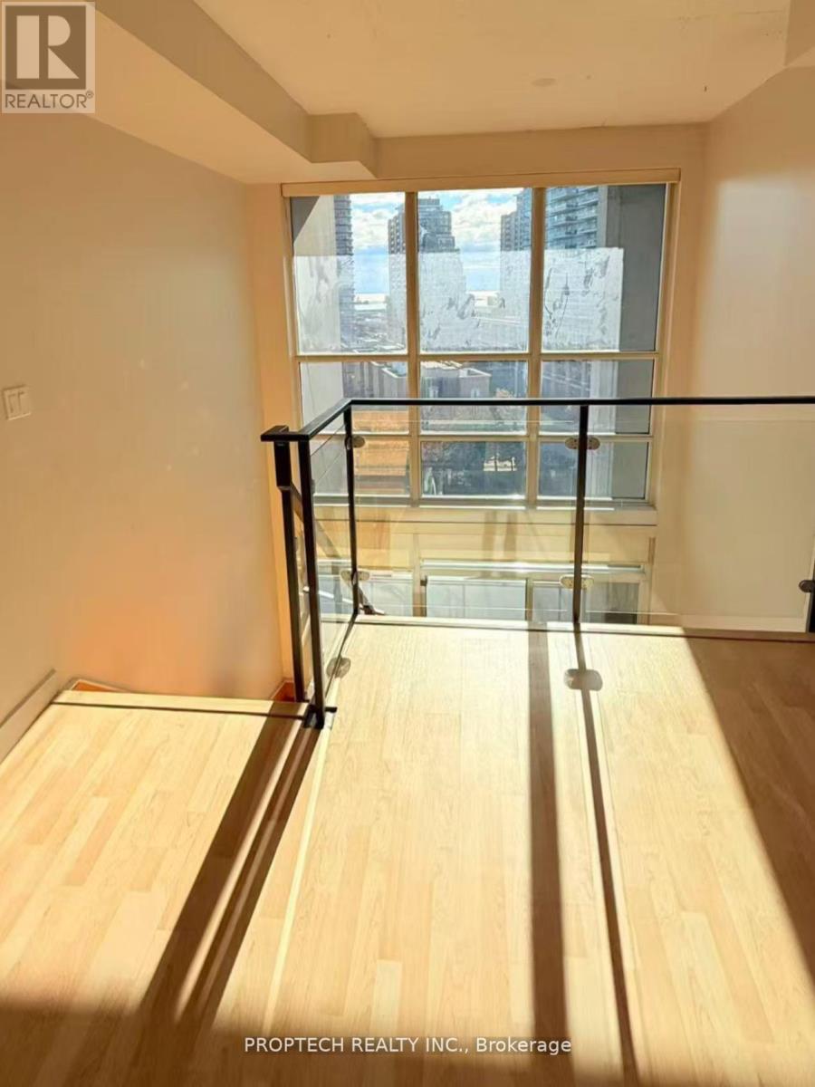 916 - 1 Shaw Street, Toronto, Ontario  M6K 0A1 - Photo 3 - C12684714