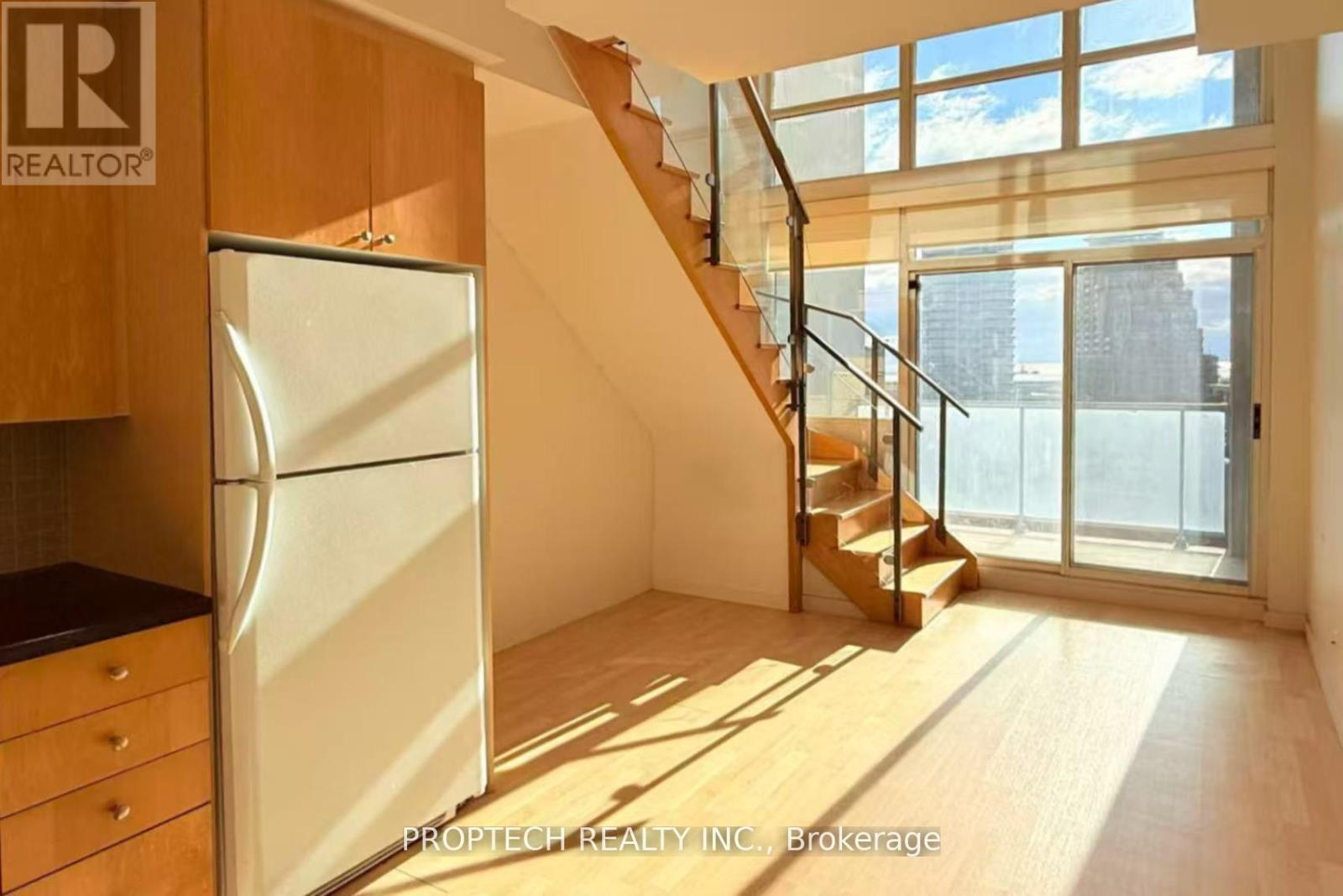 916 - 1 Shaw Street, Toronto, Ontario  M6K 0A1 - Photo 5 - C12684714