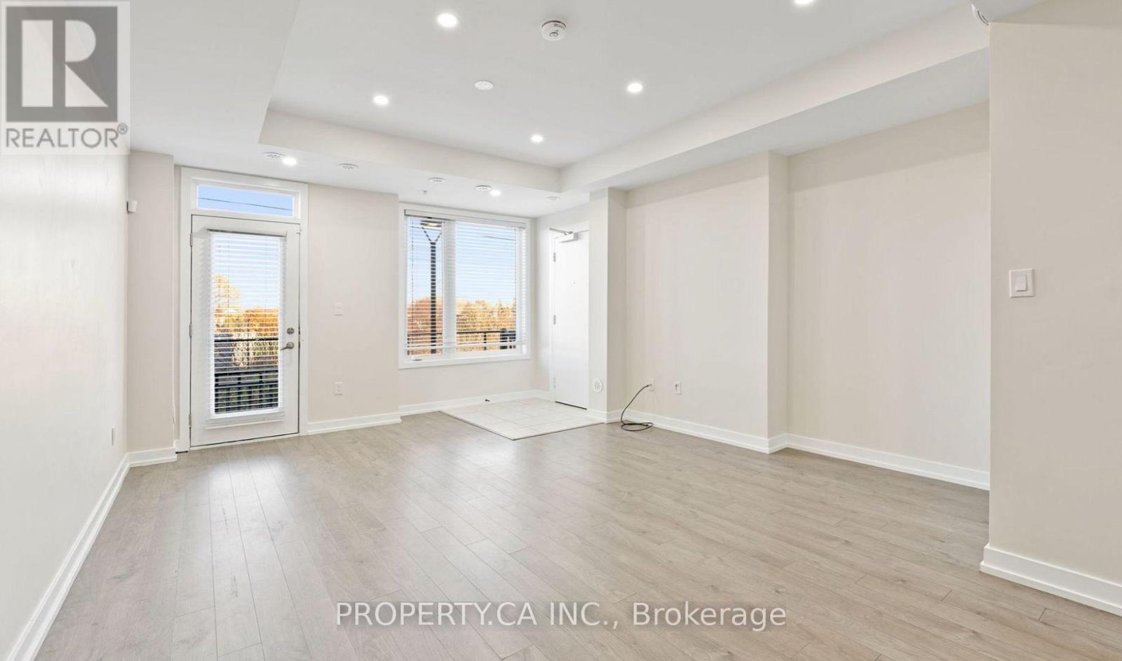 404 - 1555 Kingston Road, Pickering (Town Centre), Ontario  L1V 0E9 - Photo 3 - E12684744