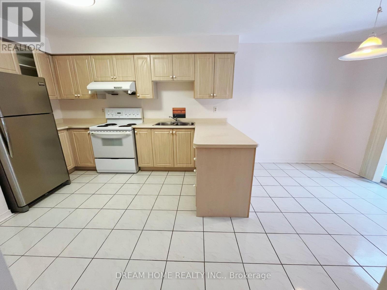 79 Cairncross Crescent, Markham, Ontario  L3S 3Y1 - Photo 4 - N12684730