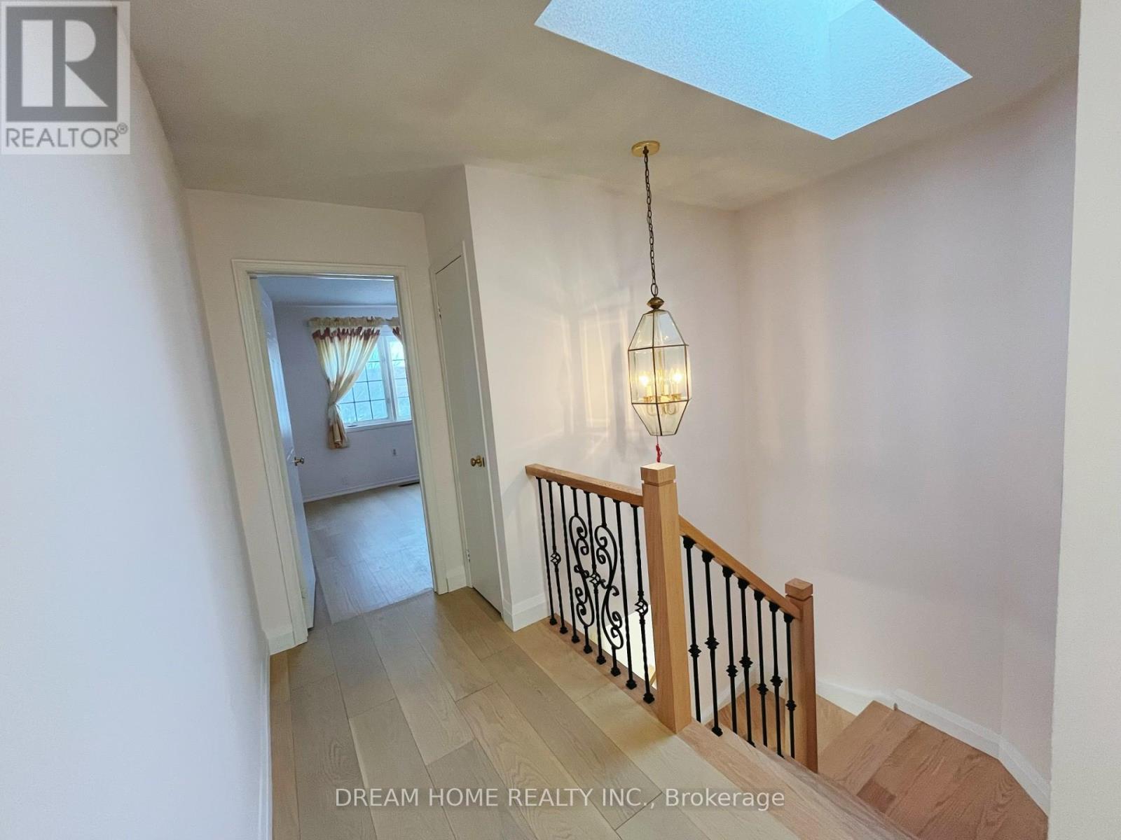 79 Cairncross Crescent, Markham, Ontario  L3S 3Y1 - Photo 9 - N12684730