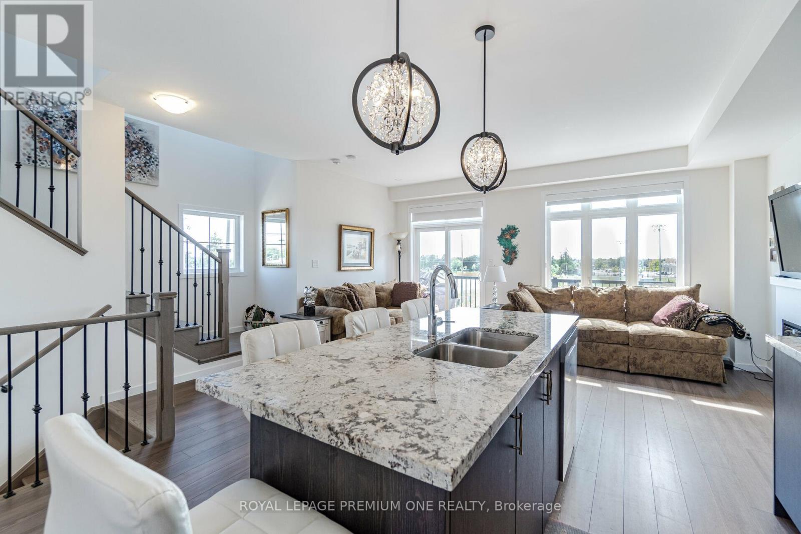 2 Seacoasts Circle, Vaughan, Ontario  L6A 5B6 - Photo 13 - N12602198