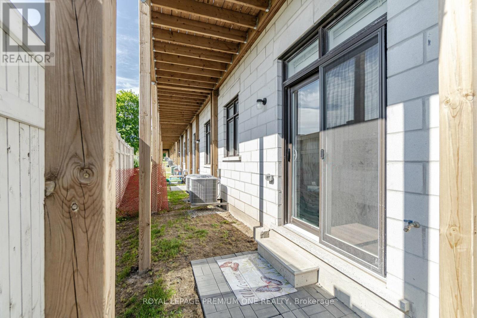 2 Seacoasts Circle, Vaughan, Ontario  L6A 5B6 - Photo 49 - N12602198