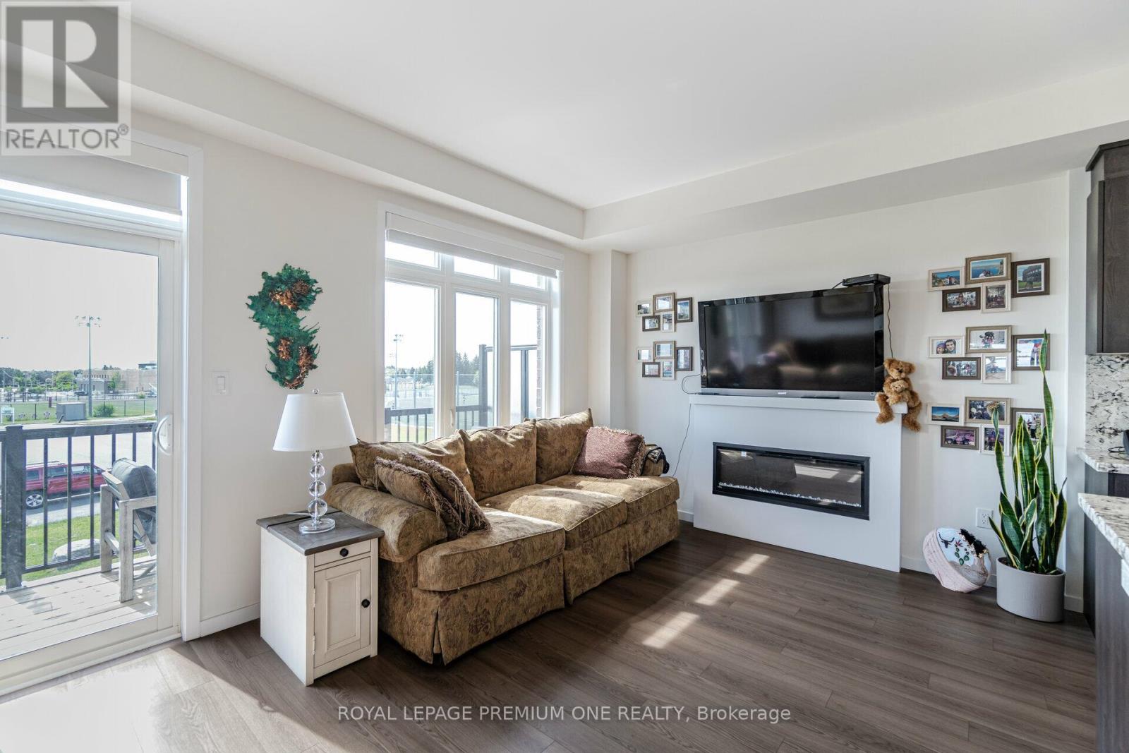 2 Seacoasts Circle, Vaughan, Ontario  L6A 5B6 - Photo 7 - N12602198