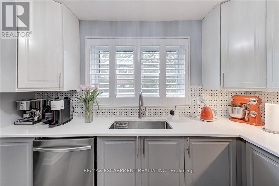 48 - 2825 Gananoque Drive, Mississauga, Ontario  L5N 1V6 - Photo 11 - W12684700