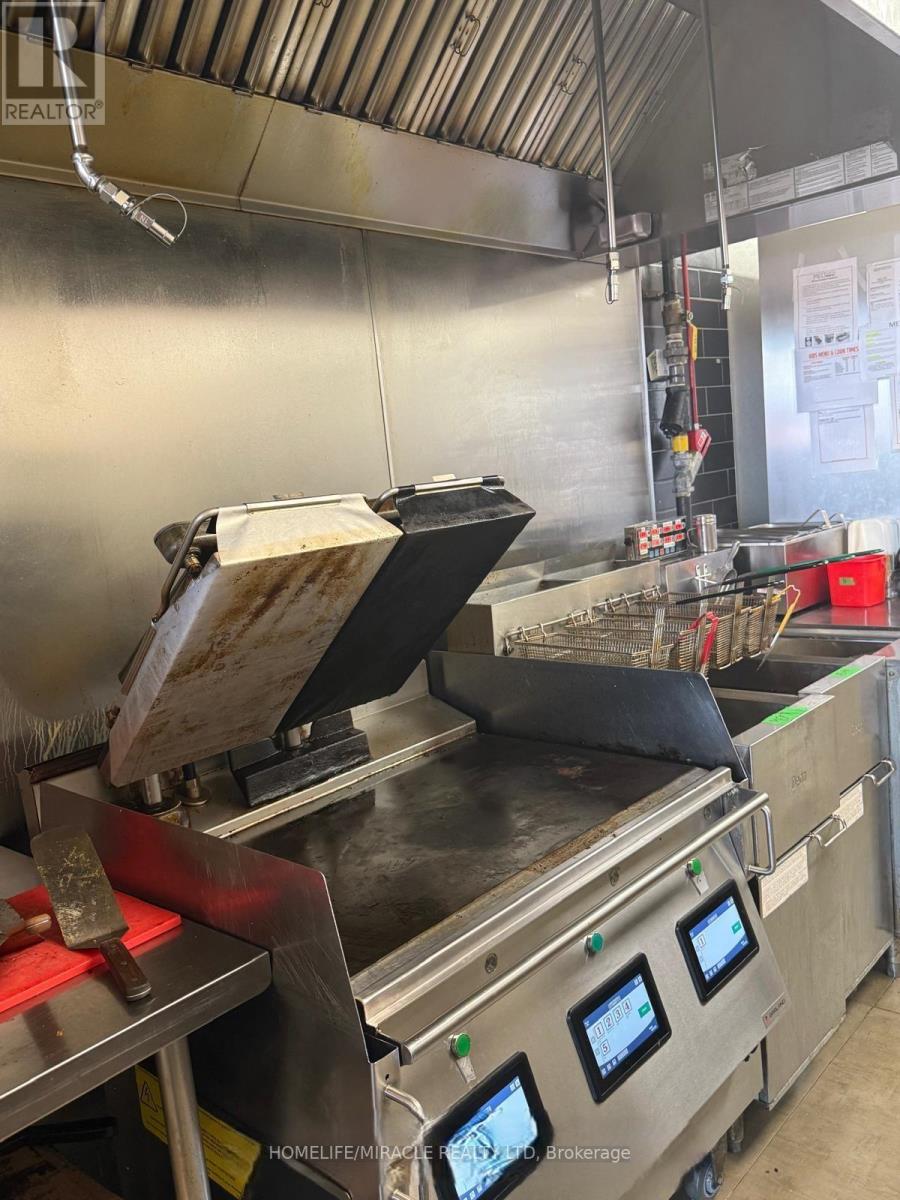 4 - 101 James Snow Parkway N, Milton (Dg Derry Green), Ontario  L9T 0R3 - Photo 4 - W12684706