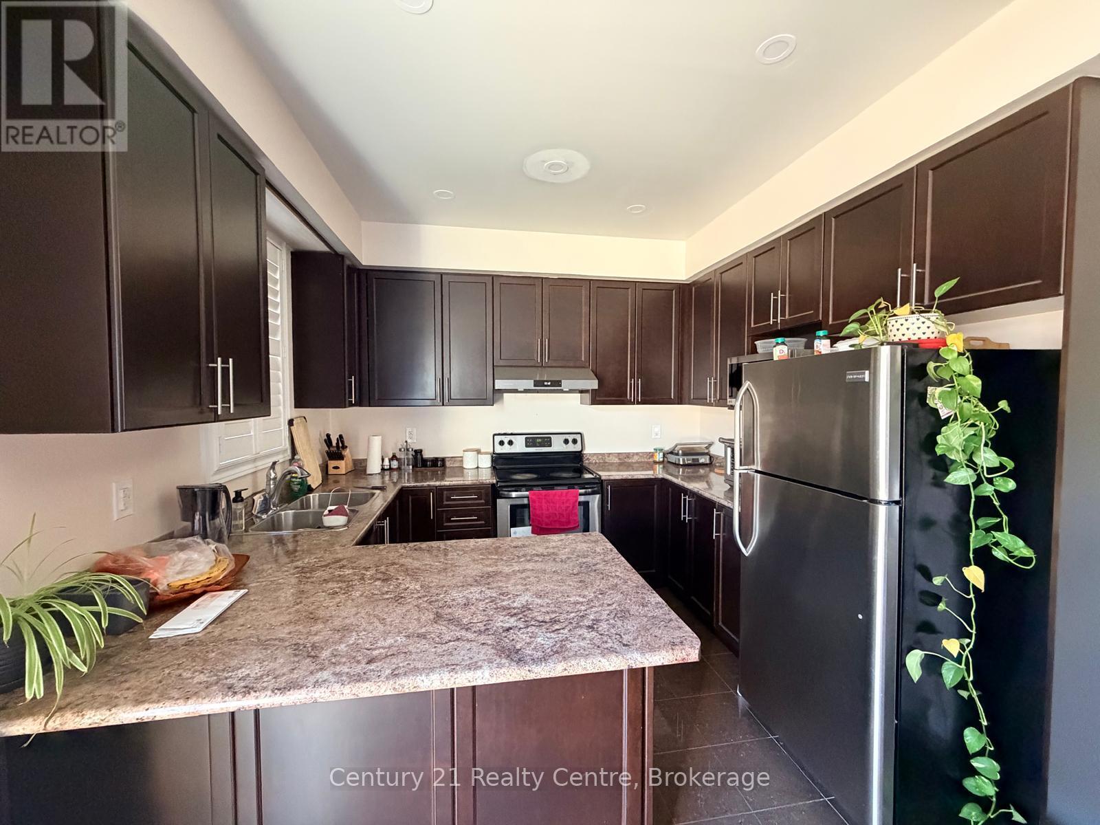 Main - 59 Antibes Drive, Brampton (Credit Valley), Ontario  L6X 0R8 - Photo 7 - W12684718