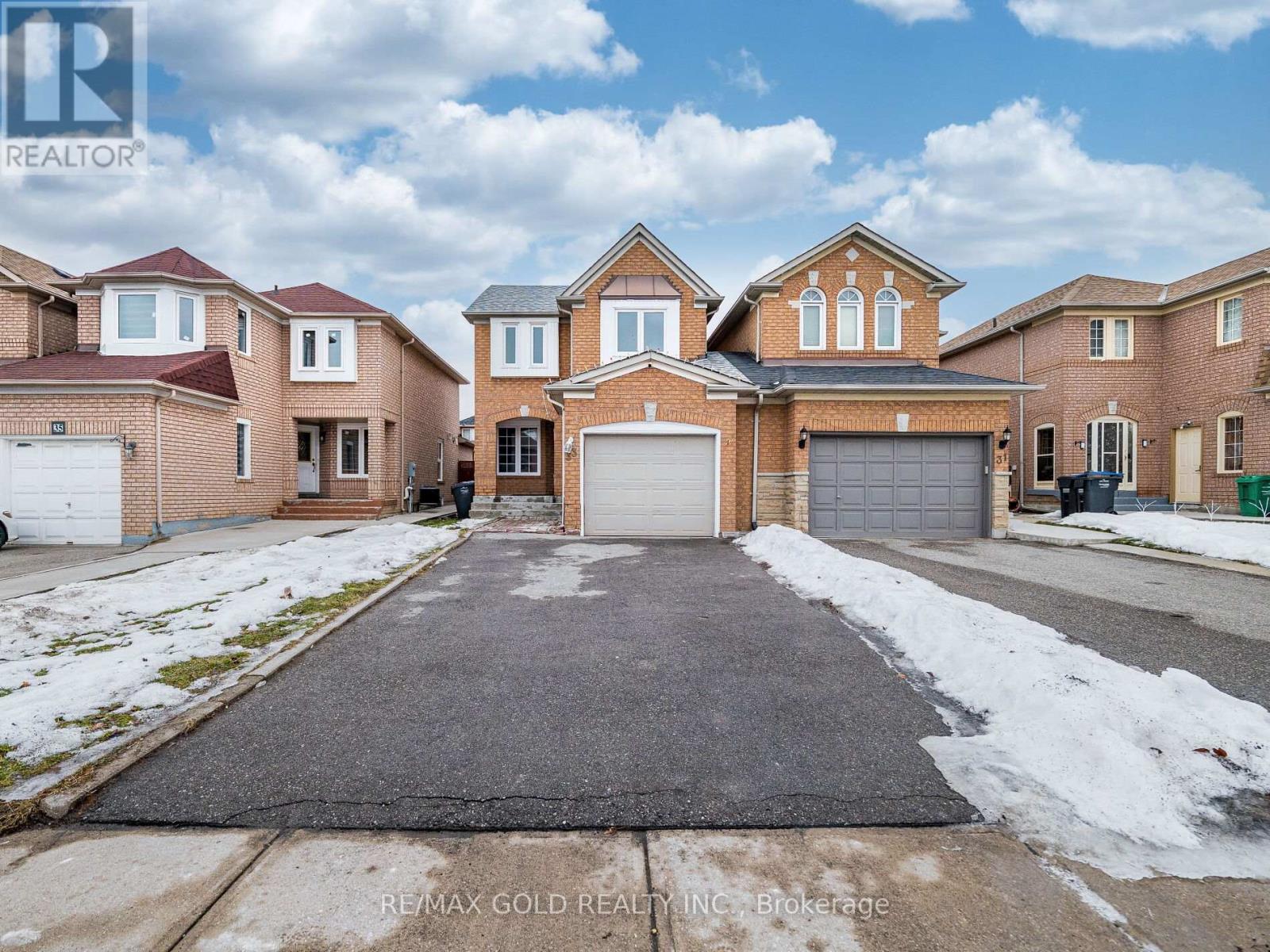 33 FIDDLENECK CRESCENT, brampton (sandringham-wellington), Ontario
