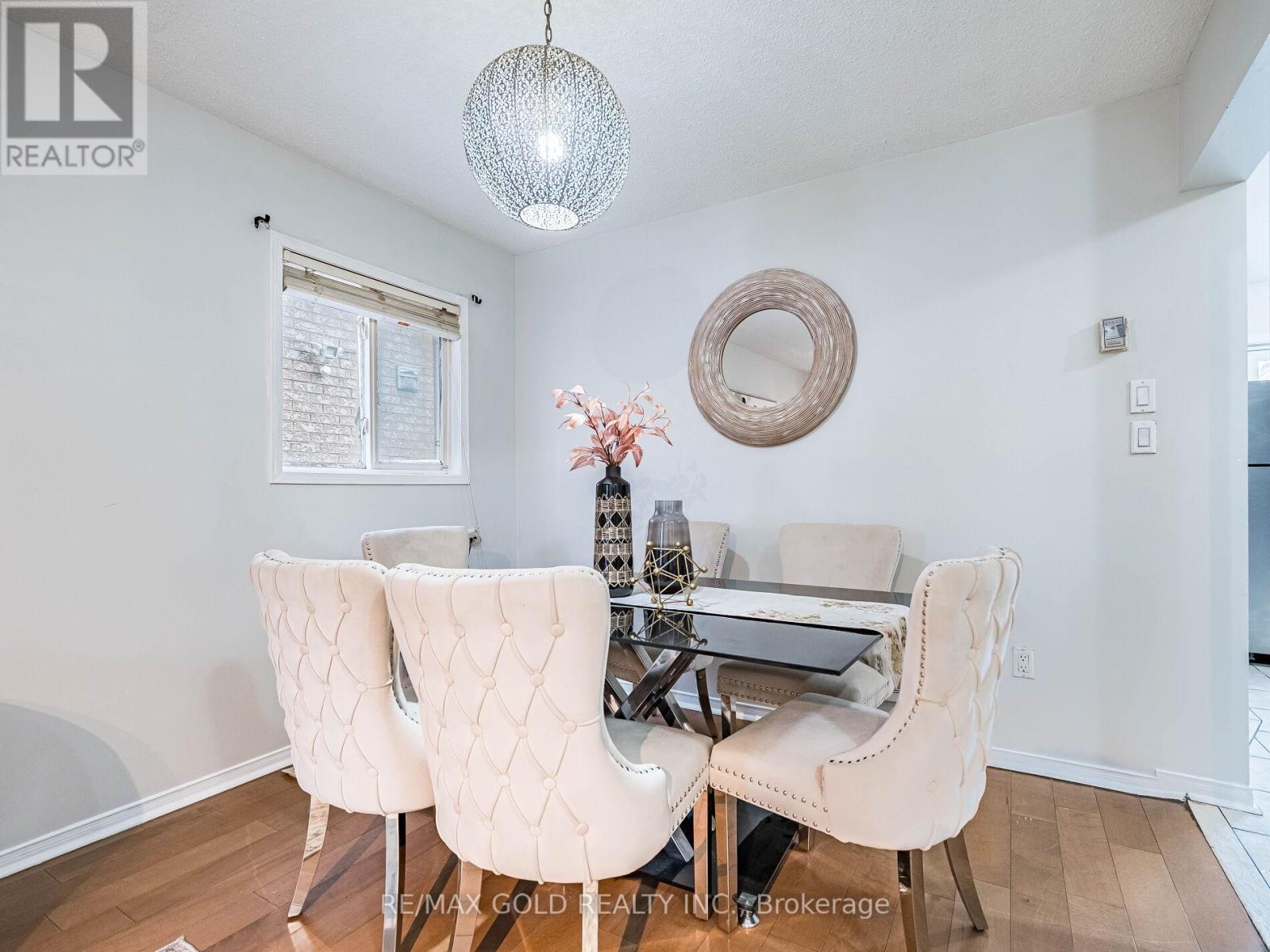 33 Fiddleneck Crescent, Brampton (Sandringham-Wellington), Ontario  L6R 1R2 - Photo 11 - W12684726