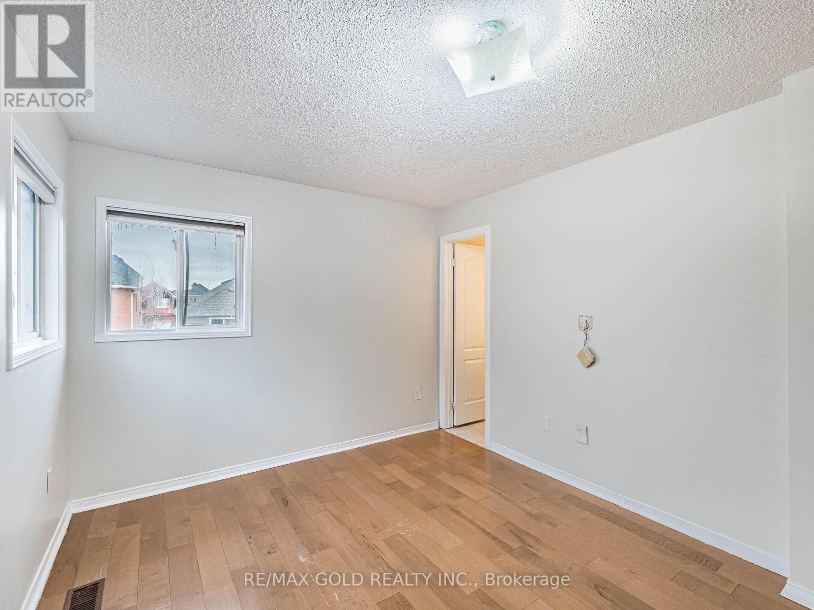 33 Fiddleneck Crescent, Brampton (Sandringham-Wellington), Ontario  L6R 1R2 - Photo 23 - W12684726