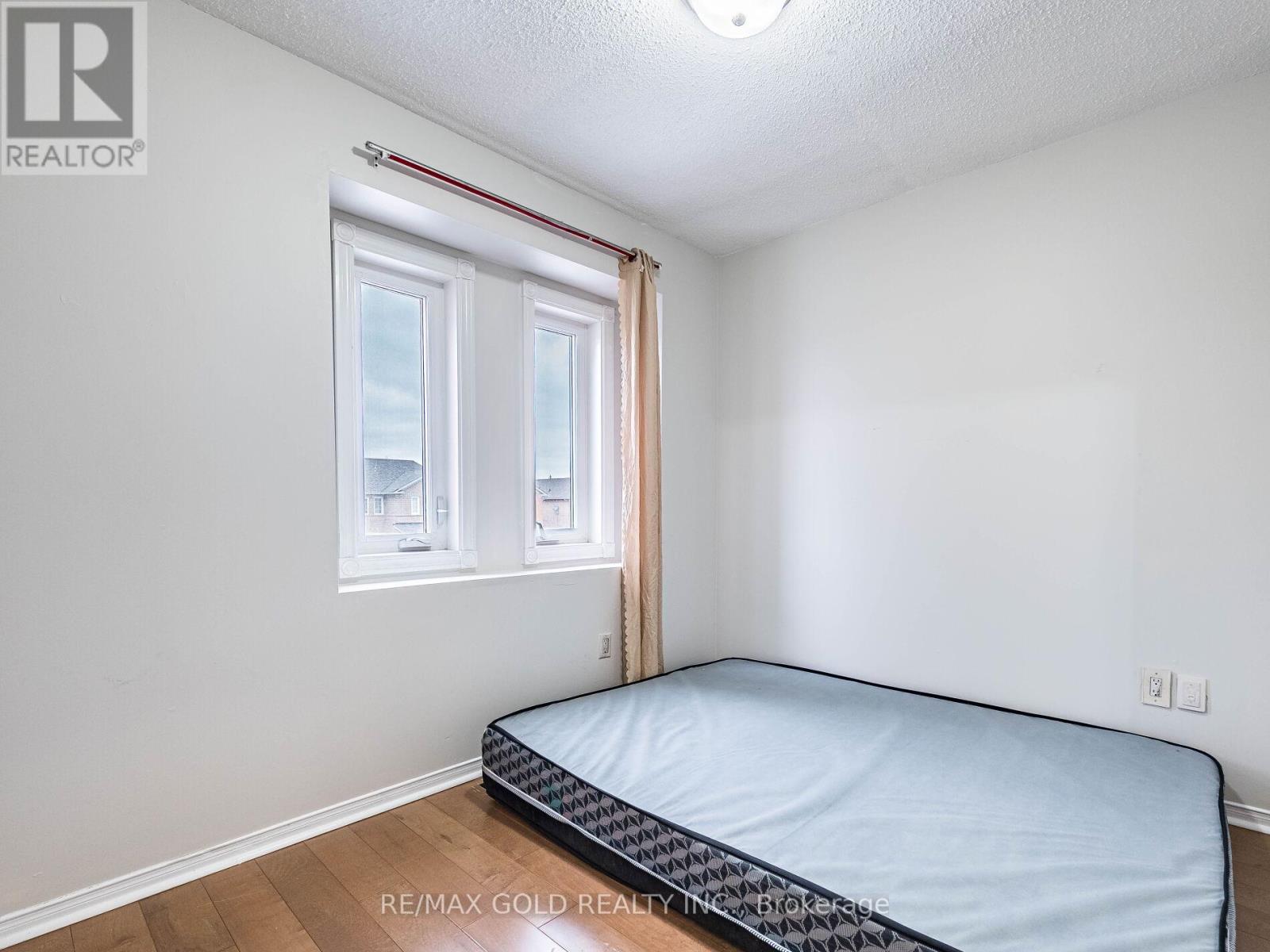 33 Fiddleneck Crescent, Brampton (Sandringham-Wellington), Ontario  L6R 1R2 - Photo 25 - W12684726