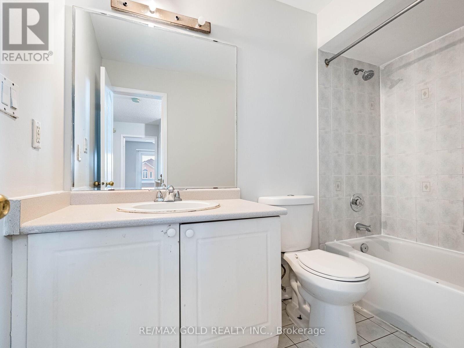 33 Fiddleneck Crescent, Brampton (Sandringham-Wellington), Ontario  L6R 1R2 - Photo 27 - W12684726