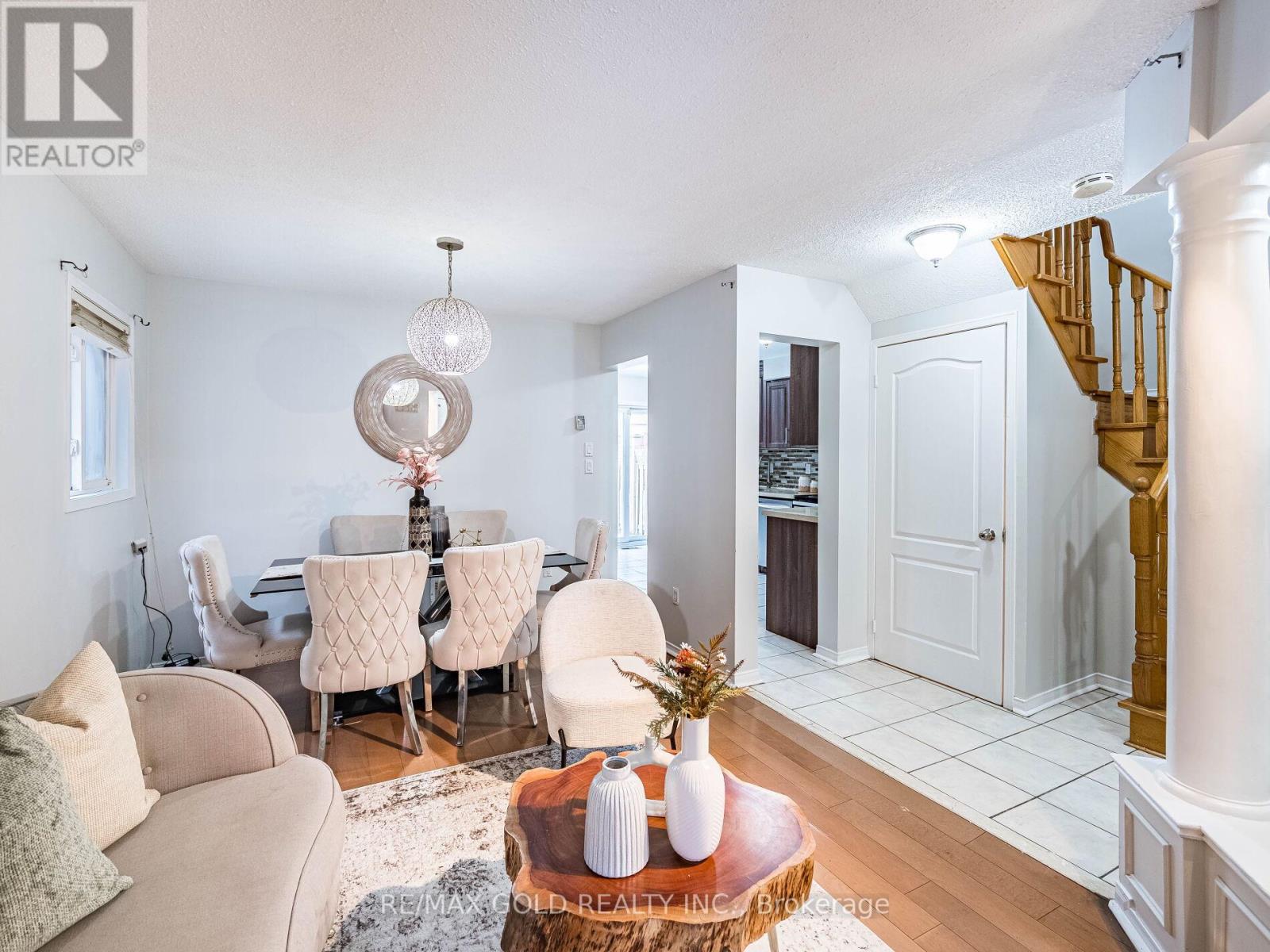 33 Fiddleneck Crescent, Brampton (Sandringham-Wellington), Ontario  L6R 1R2 - Photo 8 - W12684726