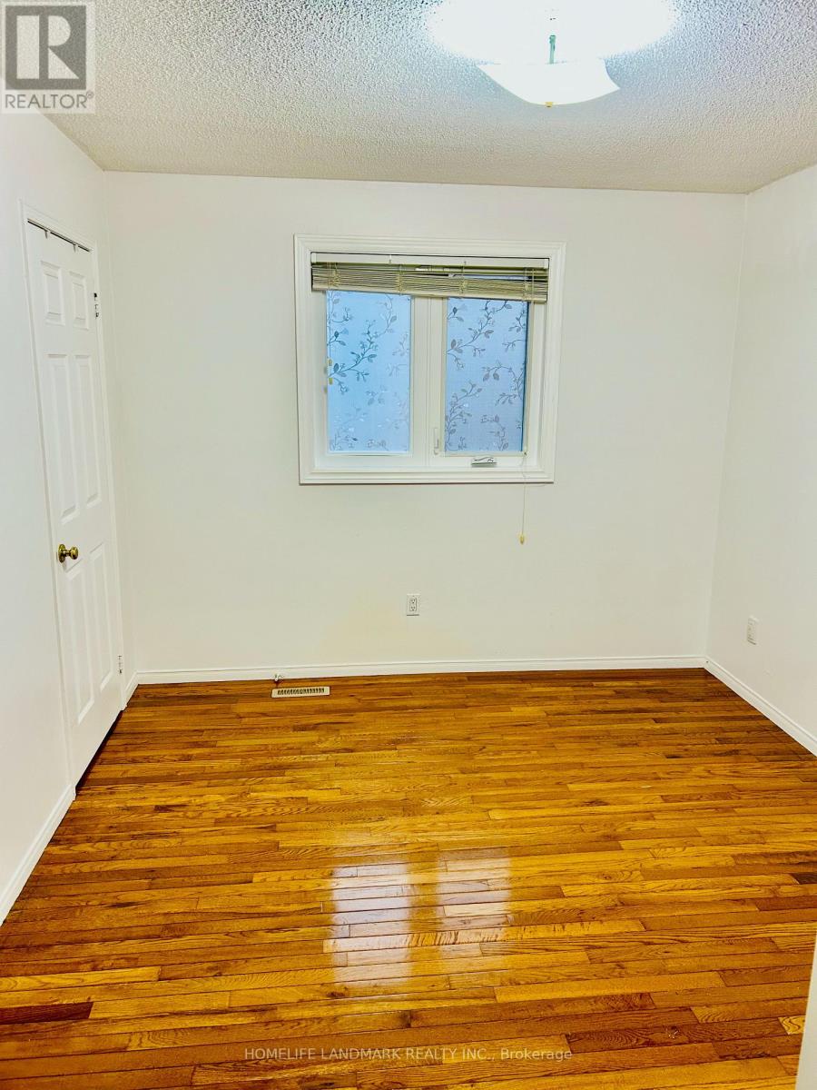 Upper - 5235 Astwell Avenue, Mississauga (Hurontario), Ontario  L5R 3H8 - Photo 10 - W12684728