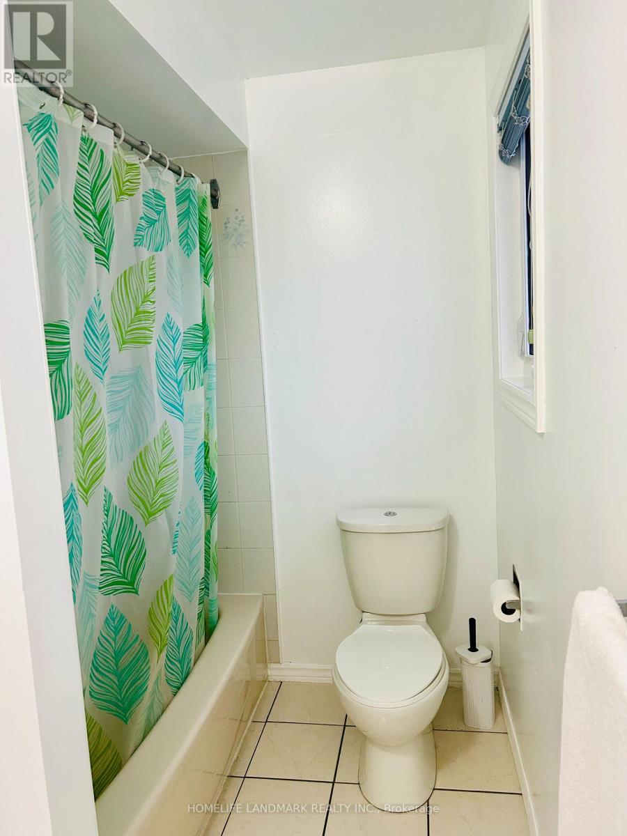 Upper - 5235 Astwell Avenue, Mississauga (Hurontario), Ontario  L5R 3H8 - Photo 14 - W12684728