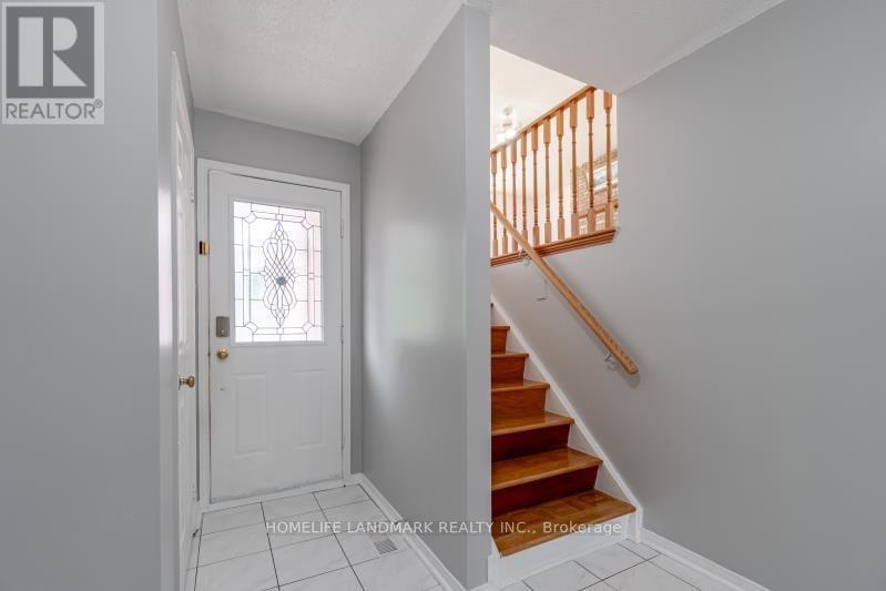 Upper - 5235 Astwell Avenue, Mississauga (Hurontario), Ontario  L5R 3H8 - Photo 3 - W12684728