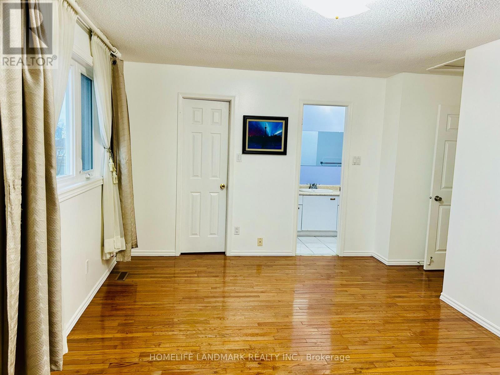 Upper - 5235 Astwell Avenue, Mississauga (Hurontario), Ontario  L5R 3H8 - Photo 8 - W12684728