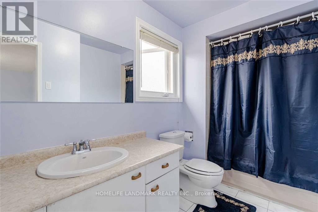 Upper - 5235 Astwell Avenue, Mississauga (Hurontario), Ontario  L5R 3H8 - Photo 9 - W12684728