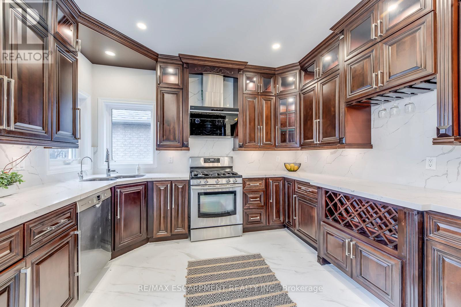 2201 Galloway Drive, Oakville (Jc Joshua Creek), Ontario  L6H 5M1 - Photo 18 - W12684742