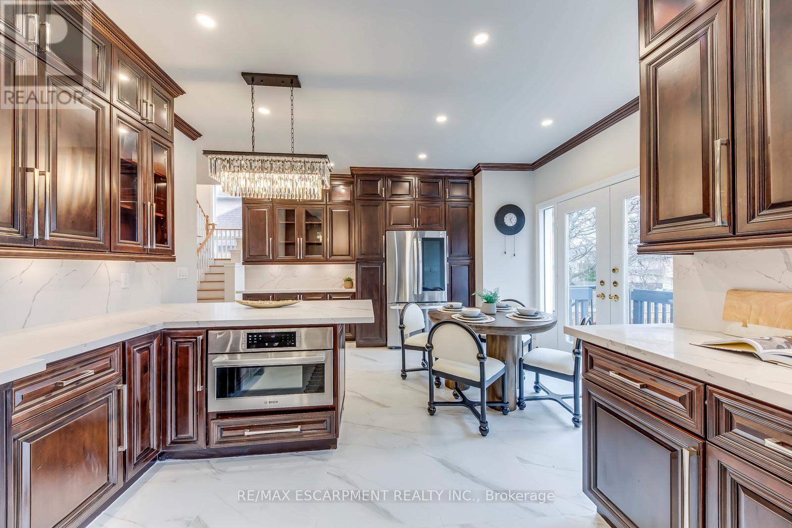 2201 Galloway Drive, Oakville (Jc Joshua Creek), Ontario  L6H 5M1 - Photo 19 - W12684742