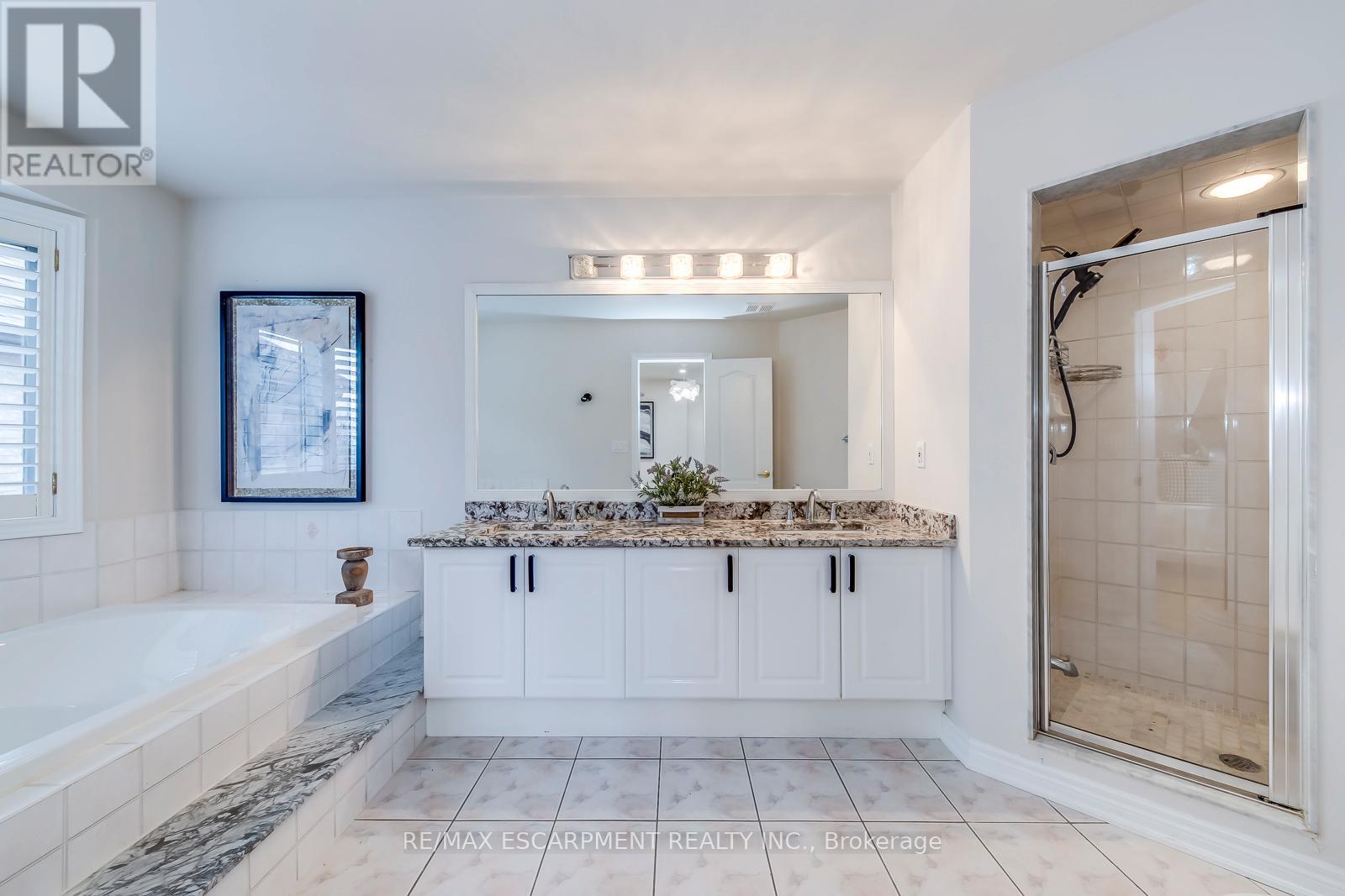 2201 Galloway Drive, Oakville (Jc Joshua Creek), Ontario  L6H 5M1 - Photo 28 - W12684742