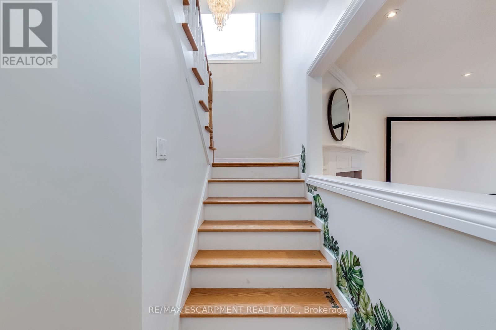 2201 Galloway Drive, Oakville (Jc Joshua Creek), Ontario  L6H 5M1 - Photo 36 - W12684742