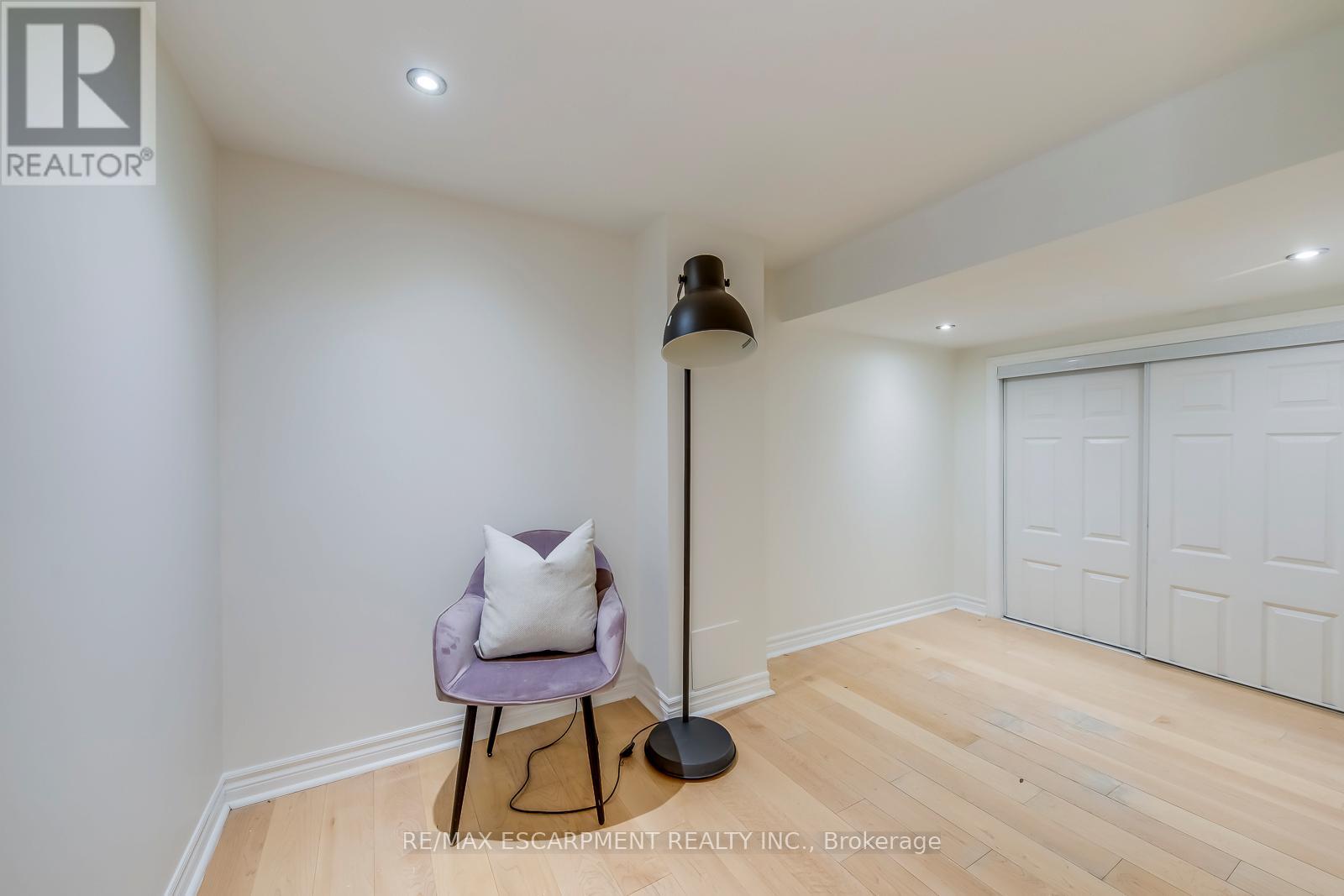 2201 Galloway Drive, Oakville (Jc Joshua Creek), Ontario  L6H 5M1 - Photo 43 - W12684742