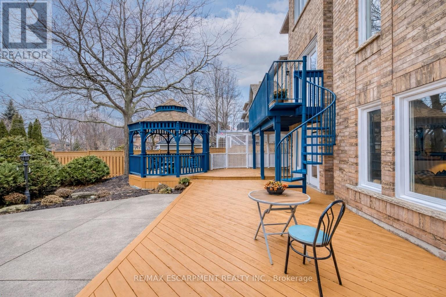 2201 Galloway Drive, Oakville (Jc Joshua Creek), Ontario  L6H 5M1 - Photo 49 - W12684742