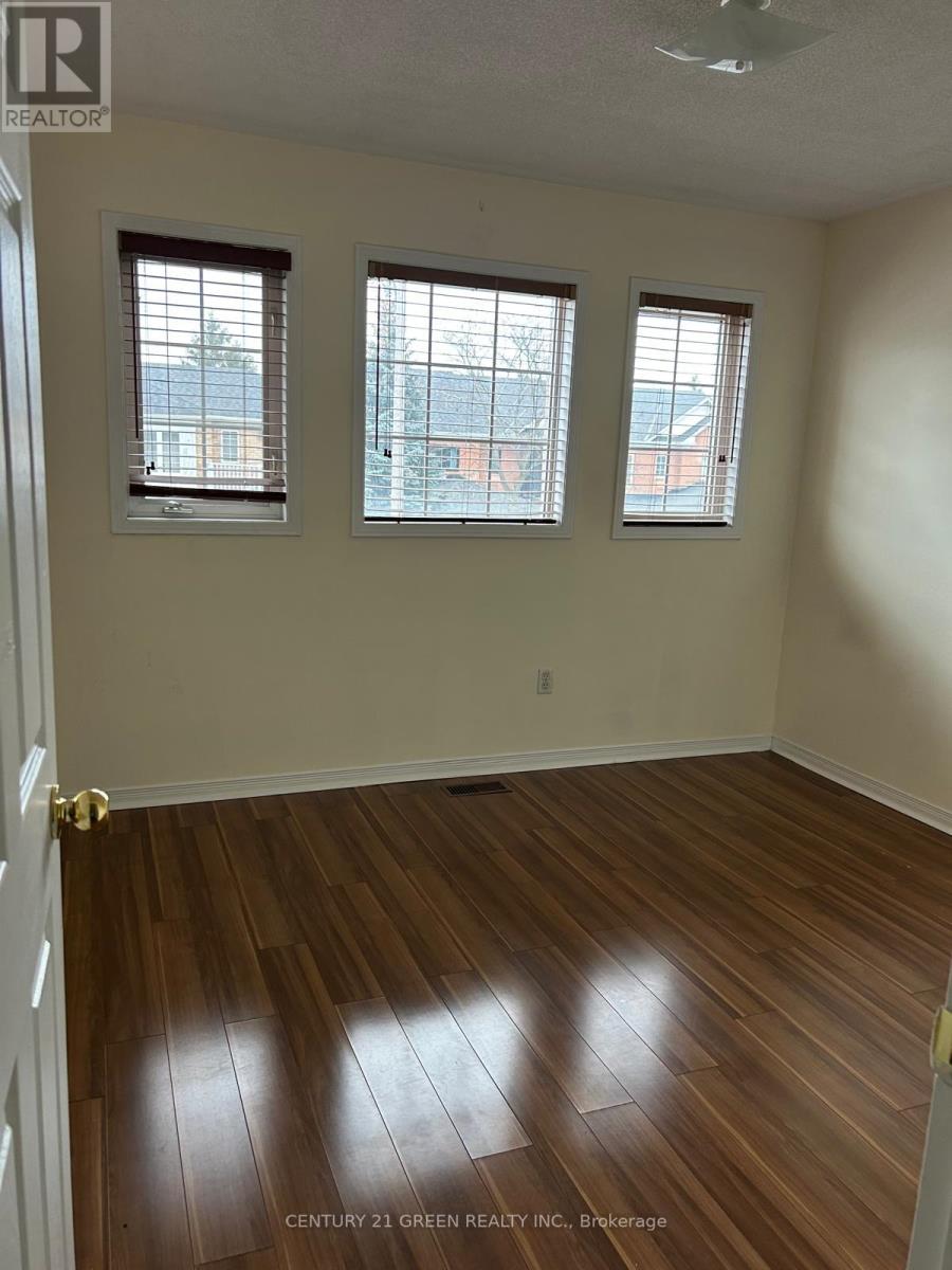 Main - 45 Seaside Circle, Brampton, Ontario  L6R 2G7 - Photo 8 - W12684748