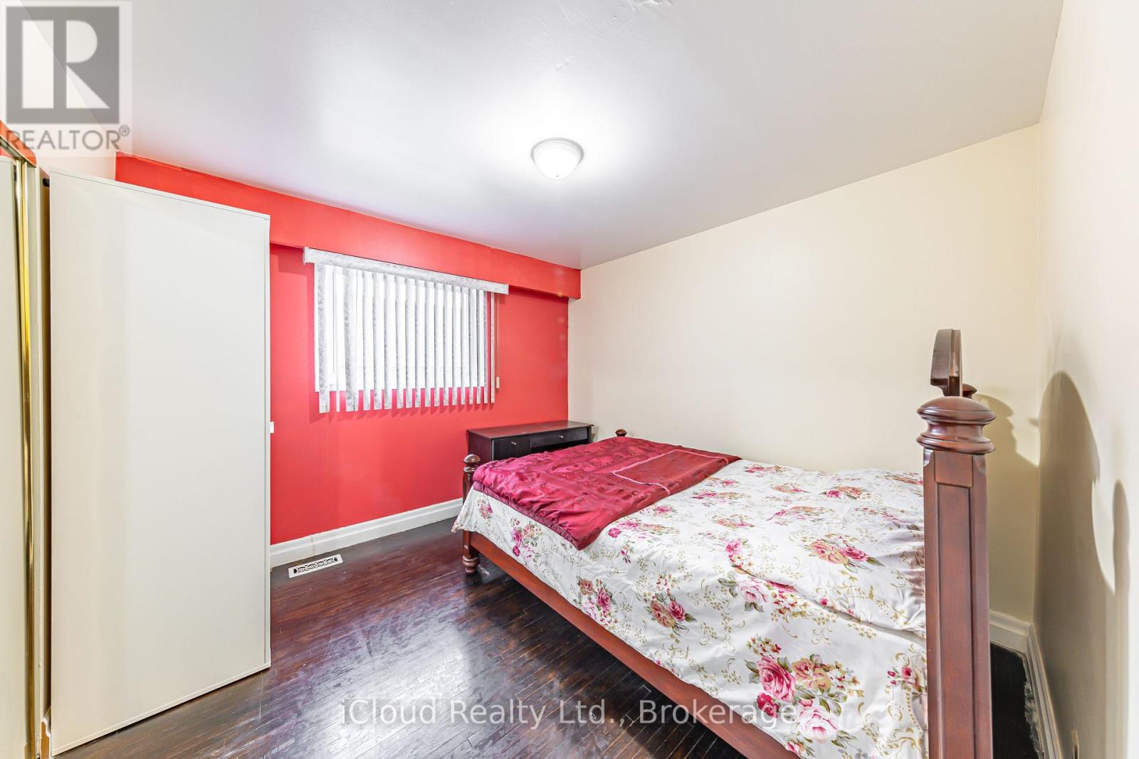 25 Monterrey Drive, Toronto, Ontario  M9V 1S7 - Photo 6 - W12684752