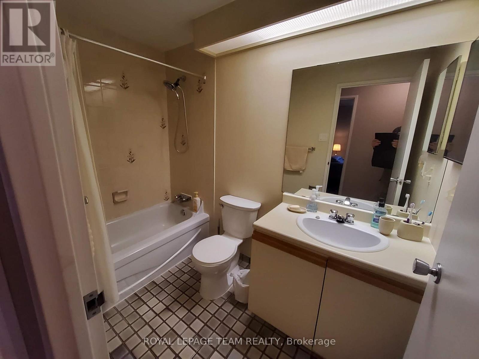 304 - 50 Burnside Avenue, Ottawa, Ontario  K1Y 2M2 - Photo 12 - X12644448