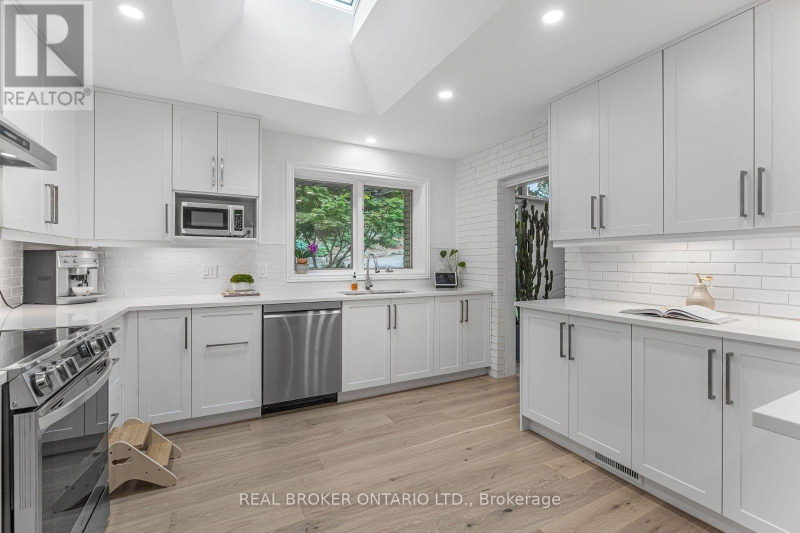 937 Montgomery Drive, Hamilton, Ontario  L9G 3H6 - Photo 15 - X12684738