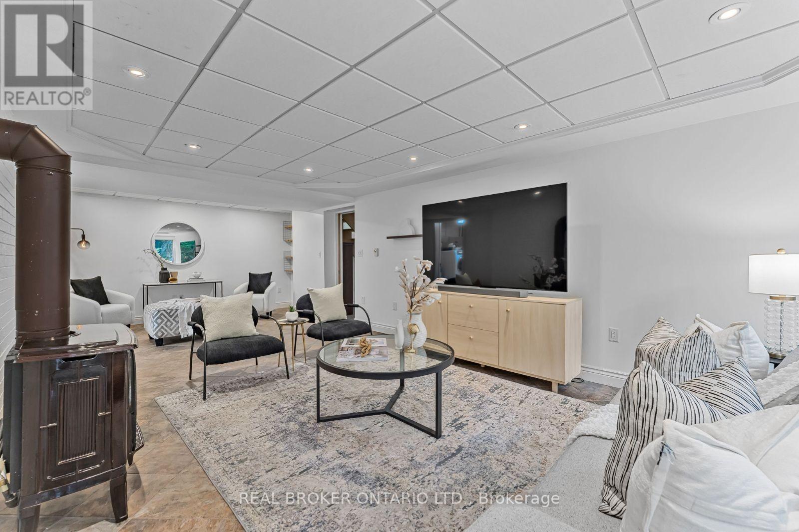 937 Montgomery Drive, Hamilton, Ontario  L9G 3H6 - Photo 35 - X12684738