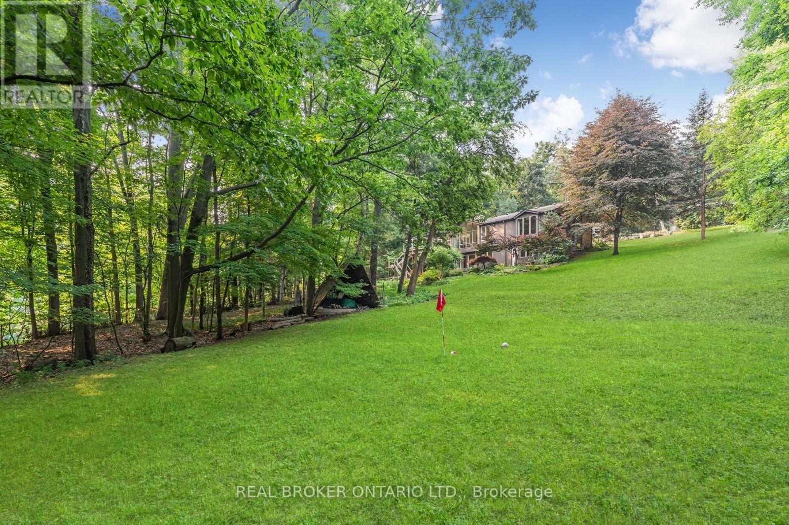 937 Montgomery Drive, Hamilton, Ontario  L9G 3H6 - Photo 4 - X12684738