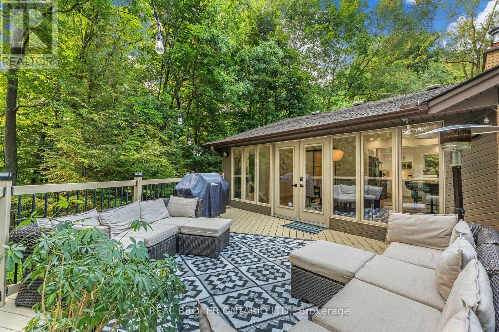 937 Montgomery Drive, Hamilton, Ontario  L9G 3H6 - Photo 6 - X12684738