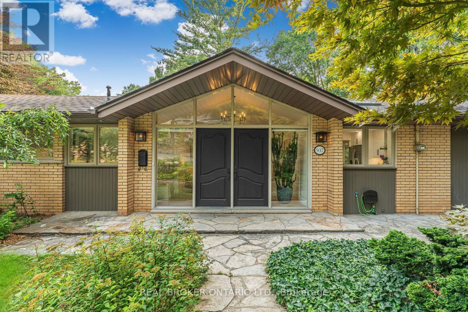 937 Montgomery Drive, Hamilton, Ontario  L9G 3H6 - Photo 7 - X12684738