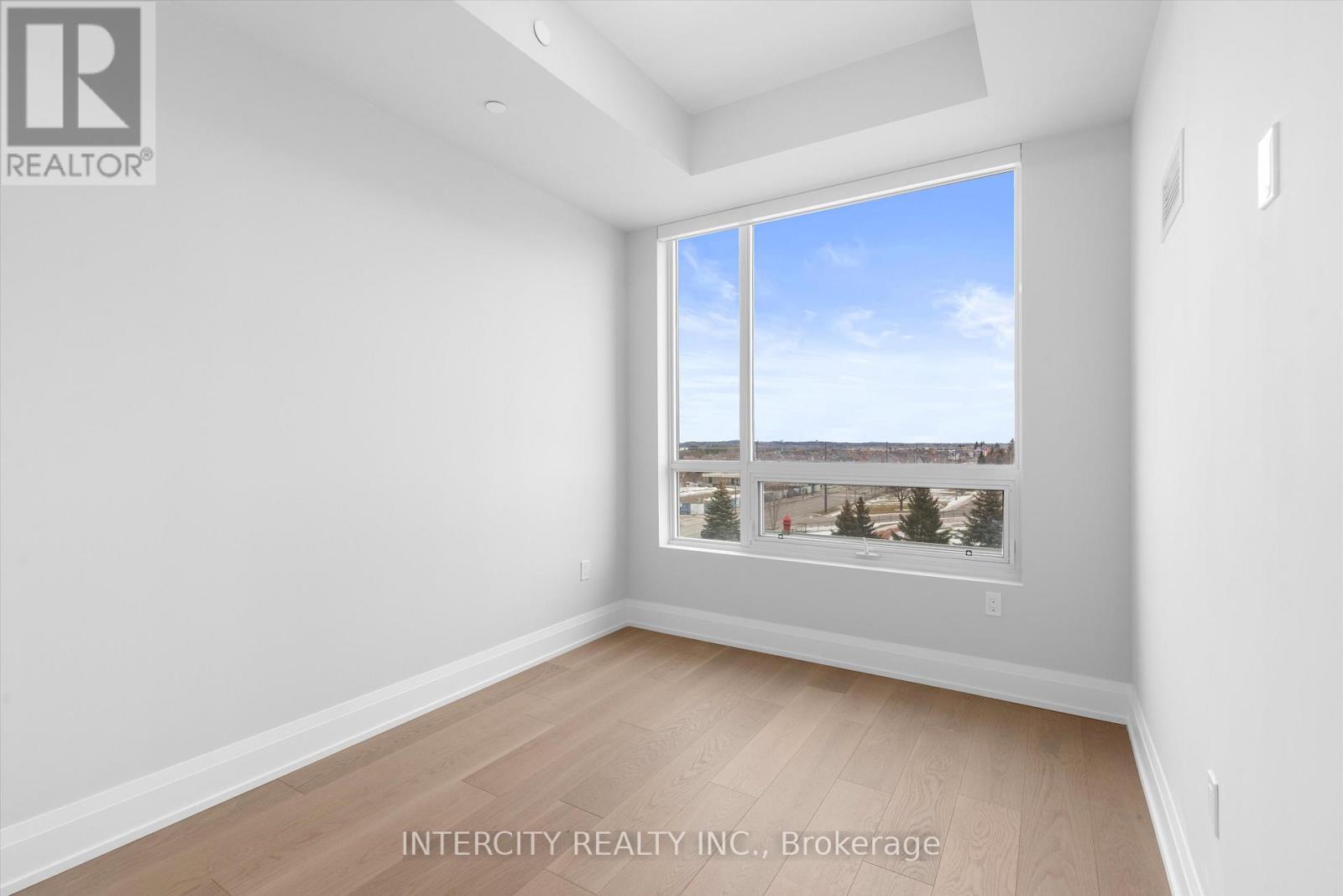 544 - 2075 King Road, King, Ontario  L7B 0R6 - Photo 11 - N12634292