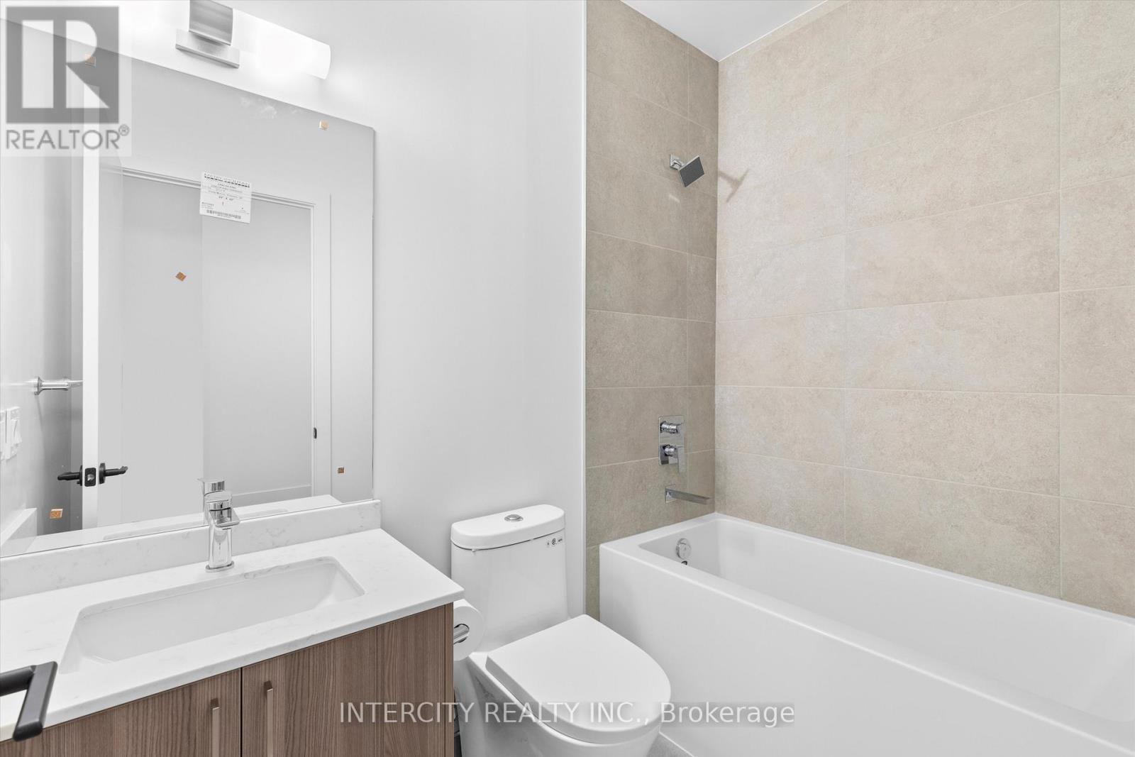 544 - 2075 King Road, King, Ontario  L7B 0R6 - Photo 14 - N12634292