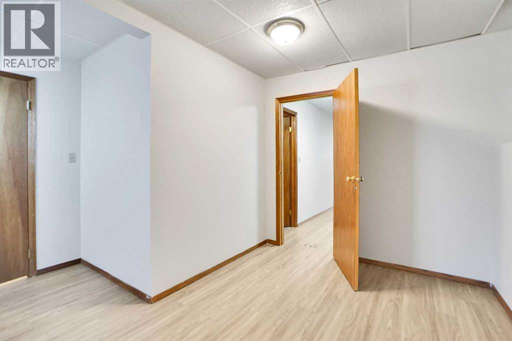 52 Erin Park Drive Se, Calgary, Alberta  T2B 2Z9 - Photo 28 - A2264119