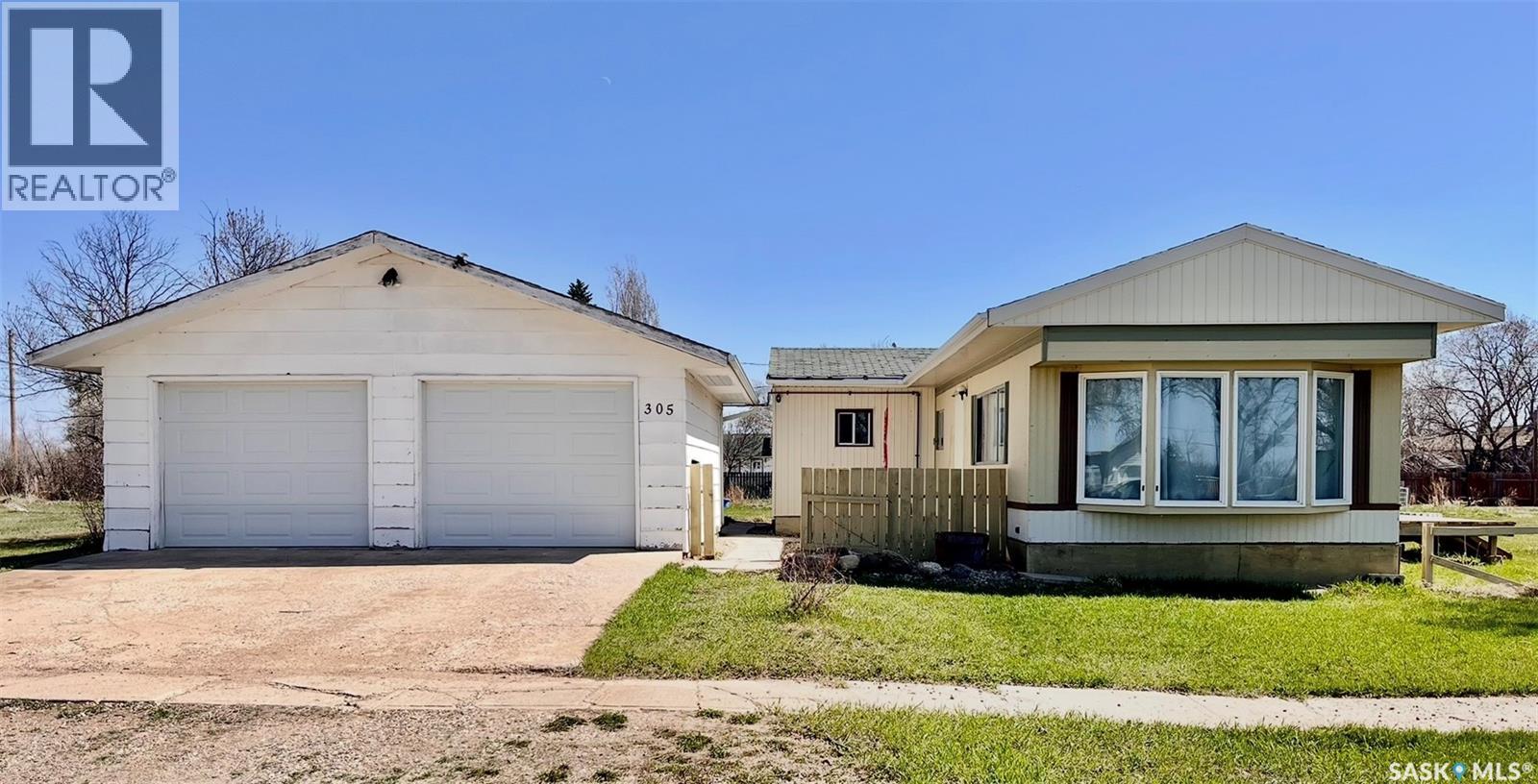 305 2nd Street W, Milden, Saskatchewan  S0L 2L0 - Photo 1 - SK995559